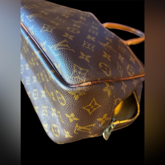 Authentic Louis Vuitton Monogrammed Deauville - Picture 7 of 16